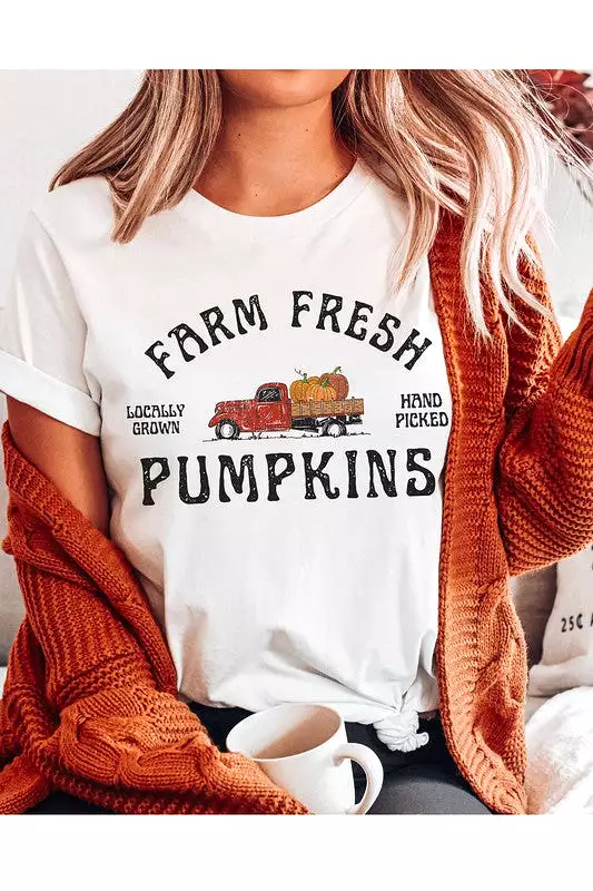 FARM FRESH PUMPKINS GRAPHIC TEE PLUS SIZE