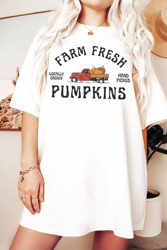 FARM FRESH PUMPKINS GRAPHIC TEE