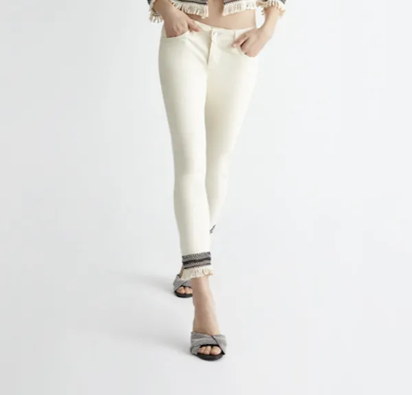 LiuJo – Jeans skinny a vita regolare – Art: MA4277 T4033 – Beige con fondo Ricamato NEW