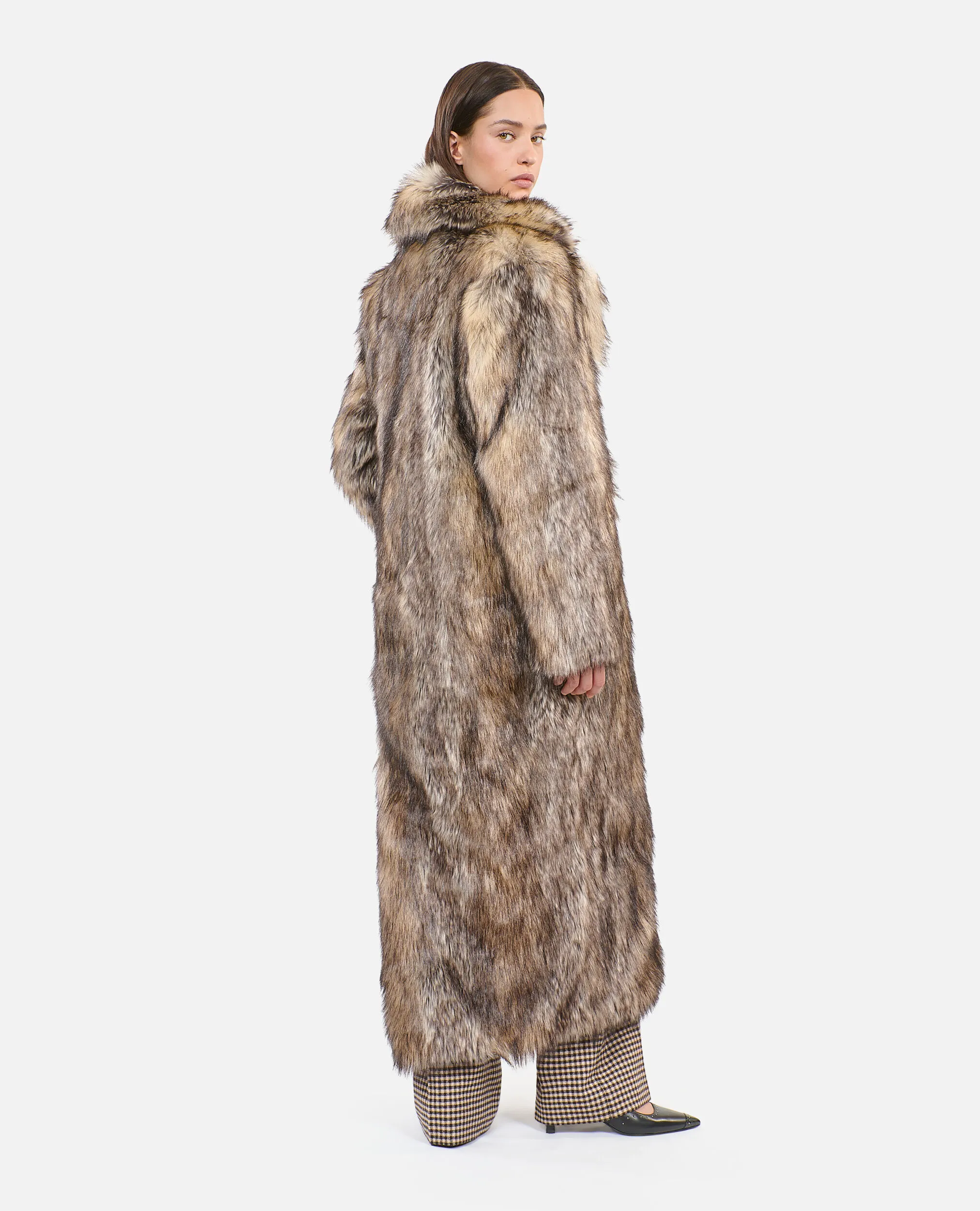 Long beige fur-effect coat