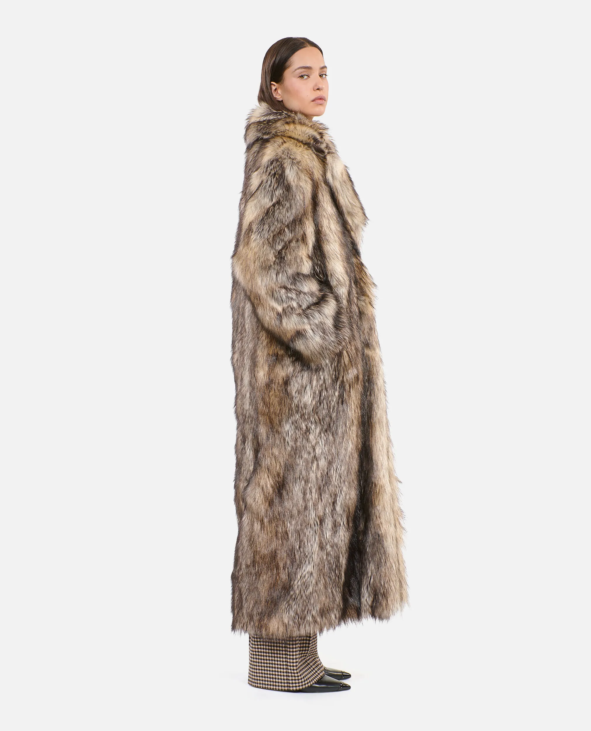 Long beige fur-effect coat