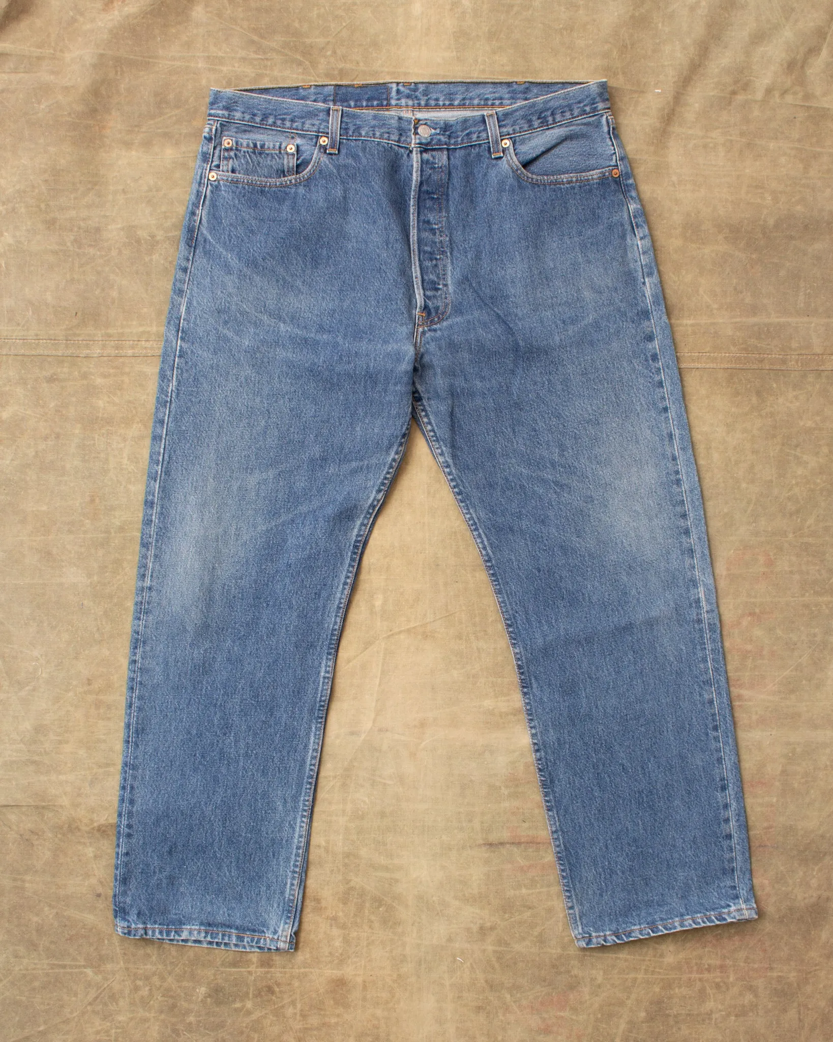 No. 44 Vintage 90's Made in USA Levi's 501 Jeans W40/L30