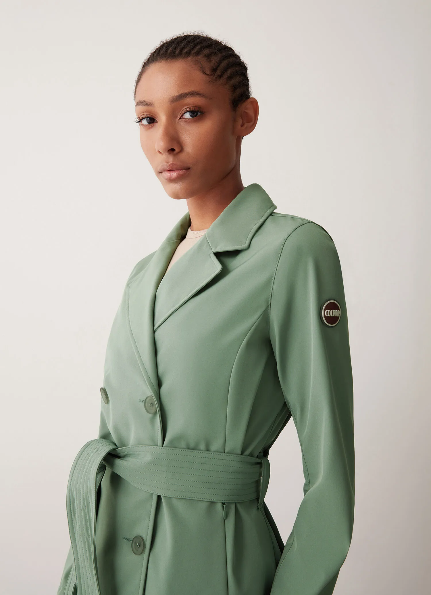 Short softshell trench coat with belted waist-