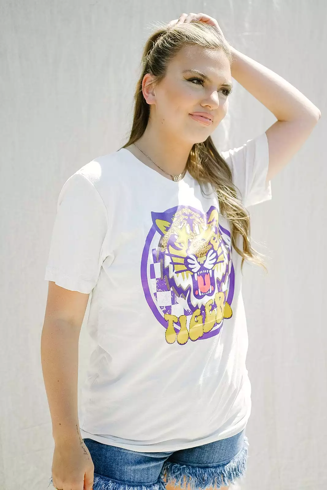 Vintage White Tiger Star Graphic Tee