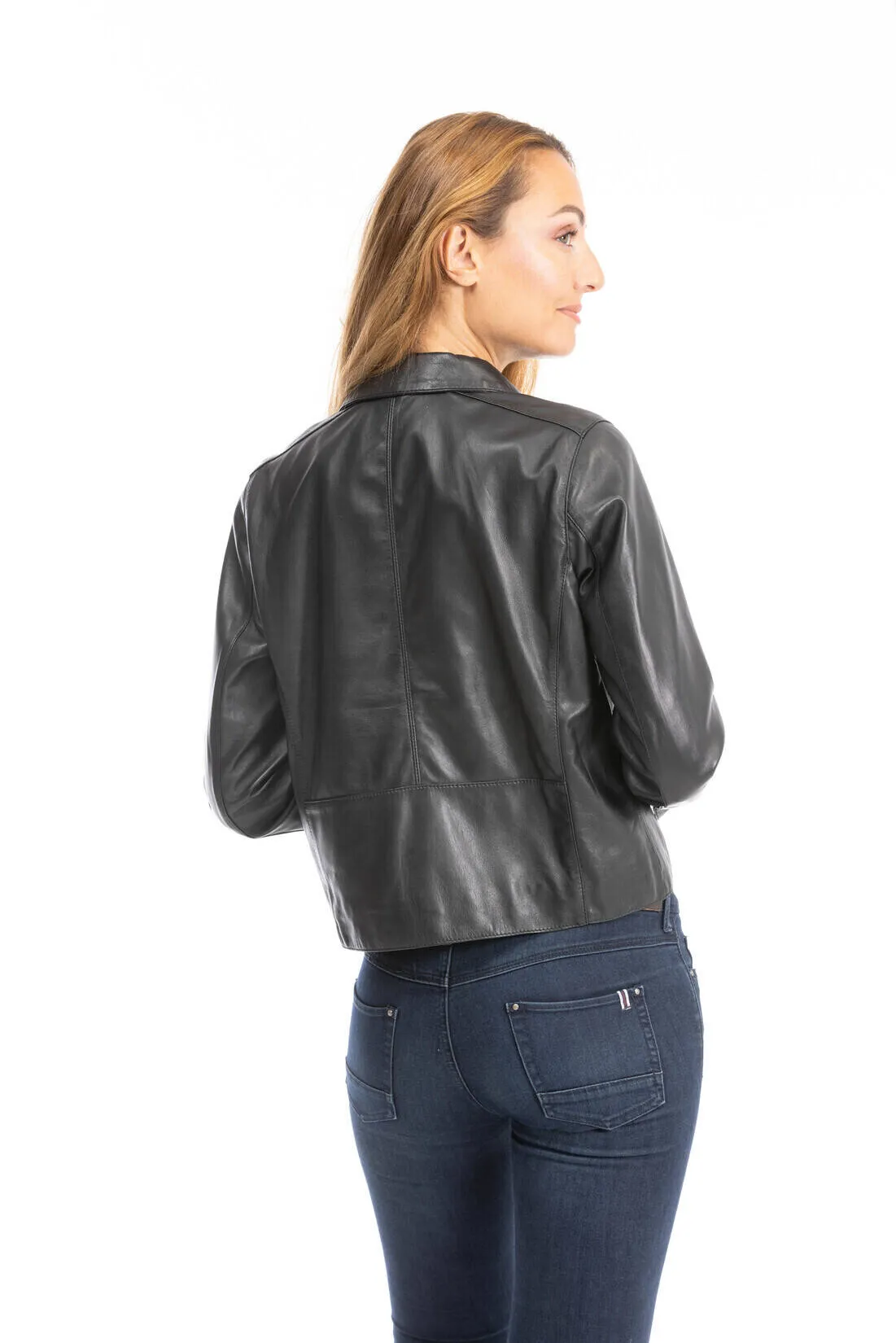 Women's short jacket with black shirt collar 64480